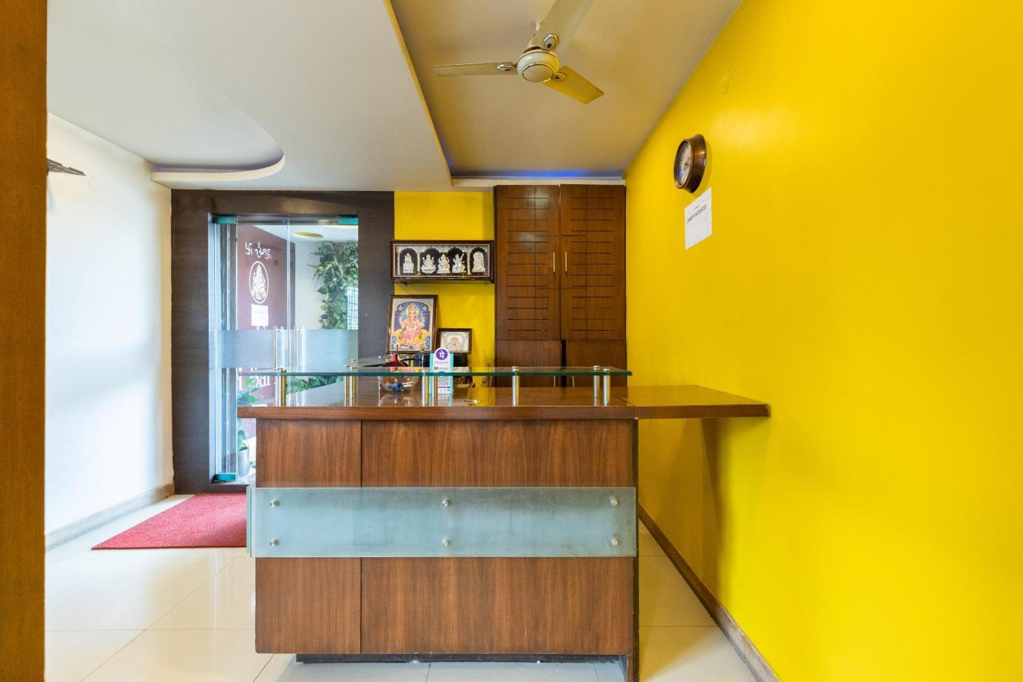 71863 The Red Velvet Opposite Novel Office Marathahalli Bridge. Bangalore Exterior foto